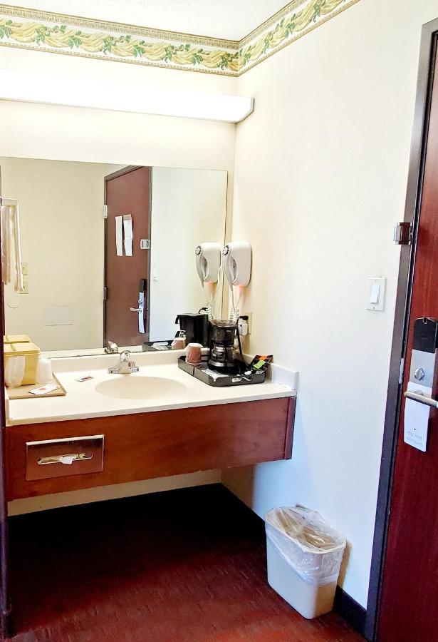 Executive Inn Alva 外观 照片