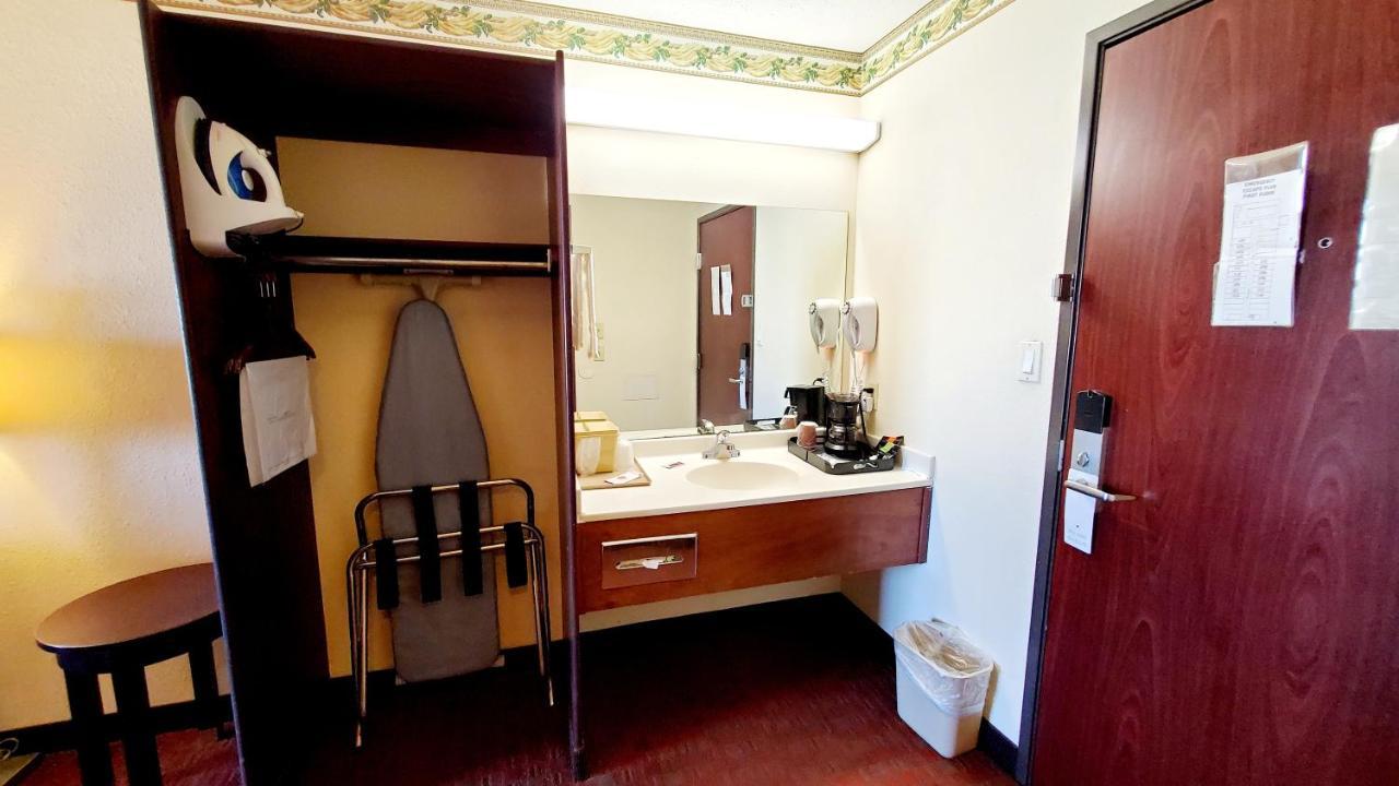 Executive Inn Alva 外观 照片