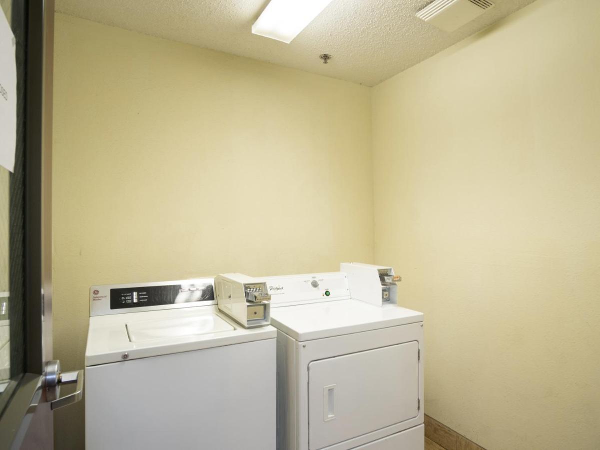 Executive Inn Alva 外观 照片
